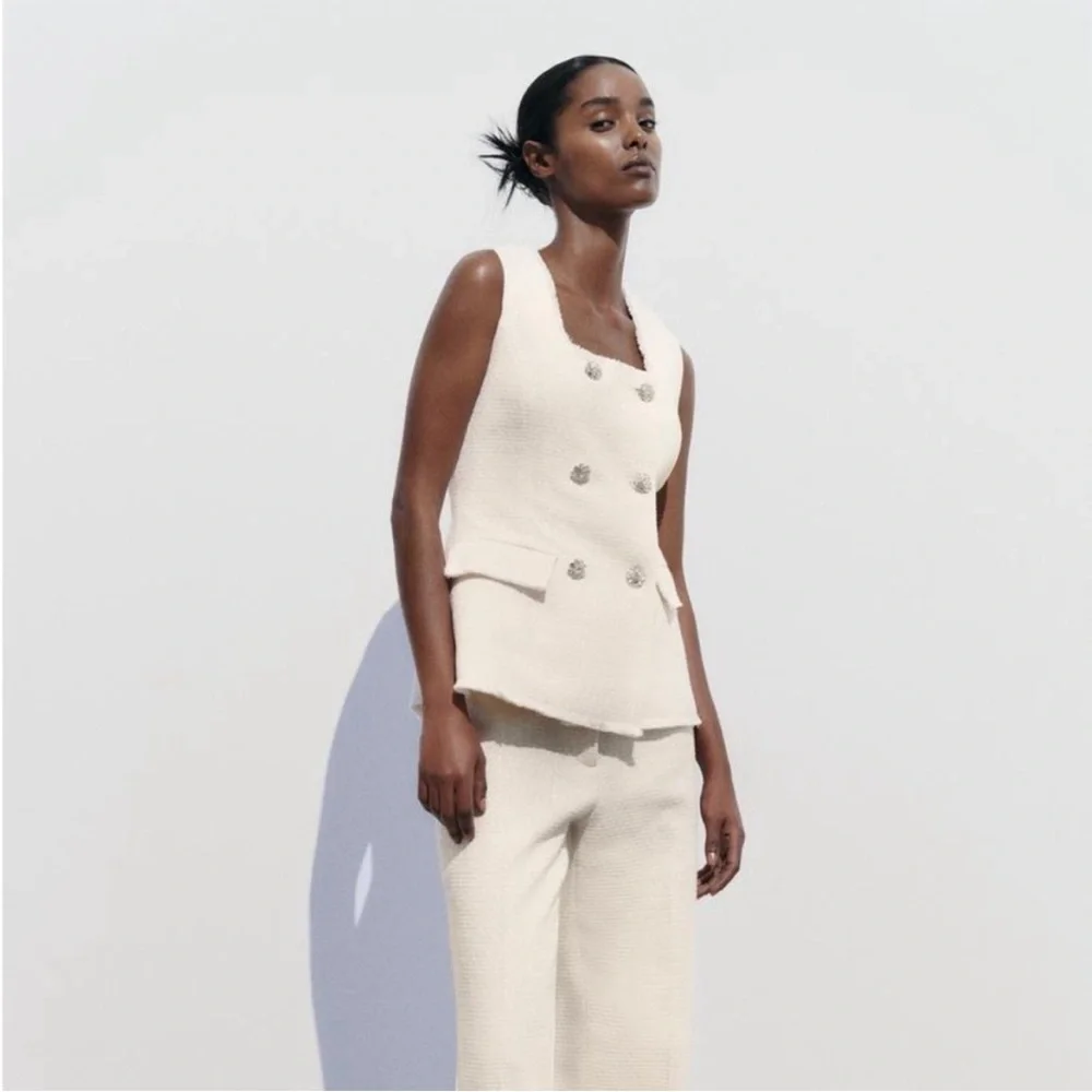 Structured Metallic Thread Long Vest - Picture 2 of 3